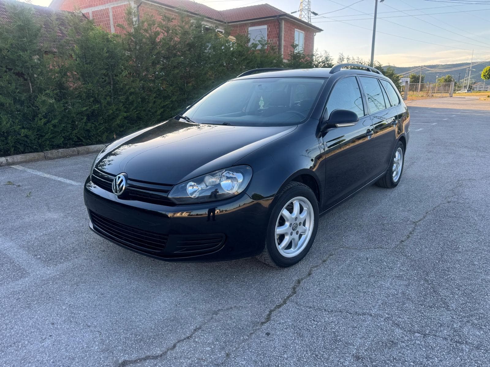 Volkswagen Golf 6 Variant 1.6 TDI Automatik 2011 — premium uvozno vozilo